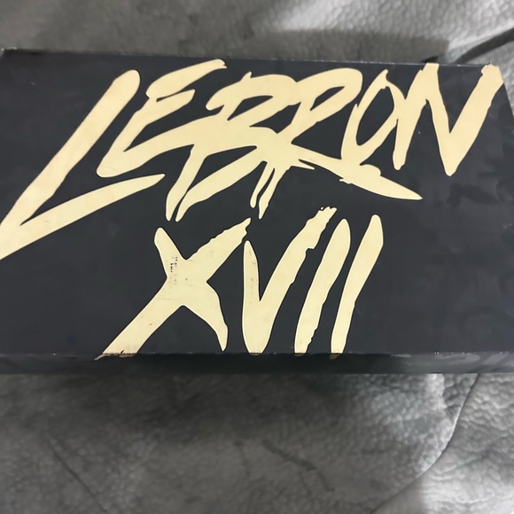 nike lebron shoes - Picture 5 of 5